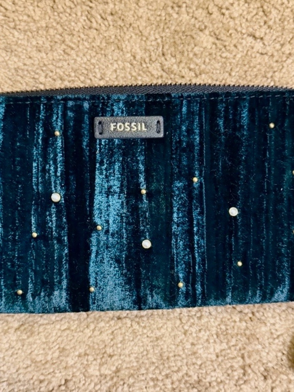NWT Fossil Jori Deep Emerald Velvet Wristlet with Stud and gold Accents